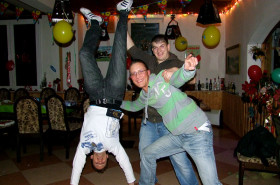 Extrem gestelltes Gruppenfoto