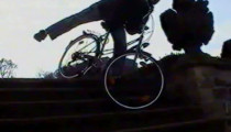 Ich stürze mit dem Fahrrad